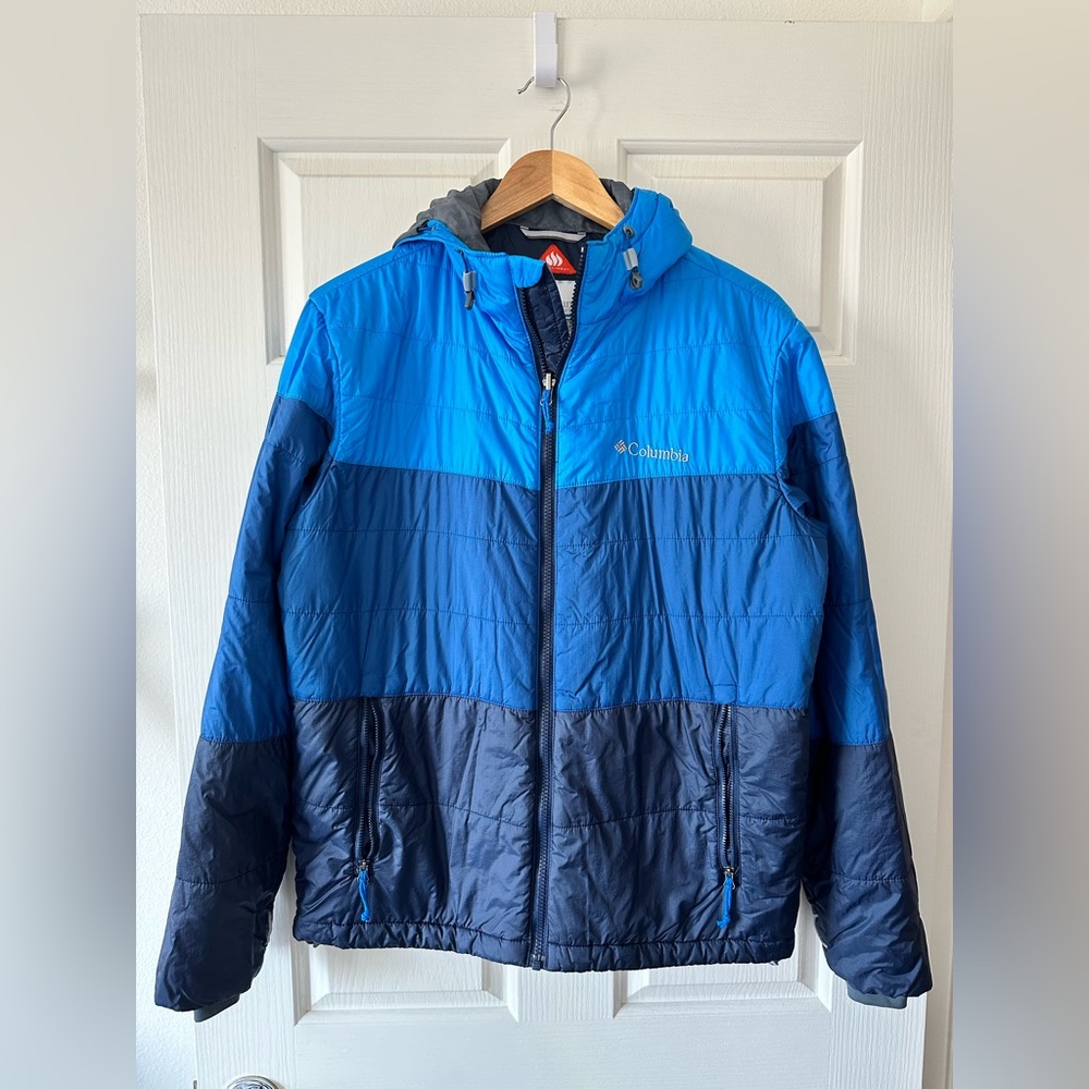 Columbia Men’s Outdoor Full Zip Hooded Jacket - in size medium